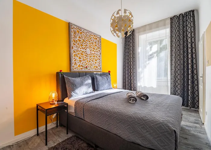 Apartment Stylish For 6 Near International Centre Metro U1