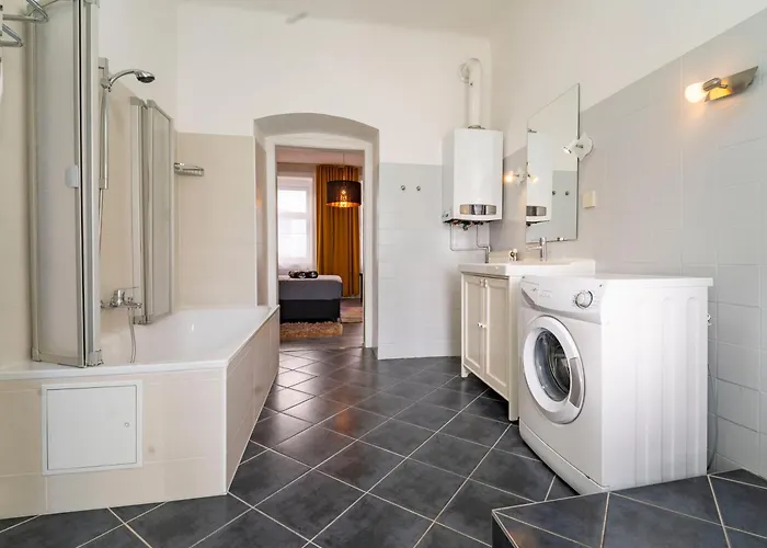 Stylish For 6 Near International Centre Metro U1 شقة