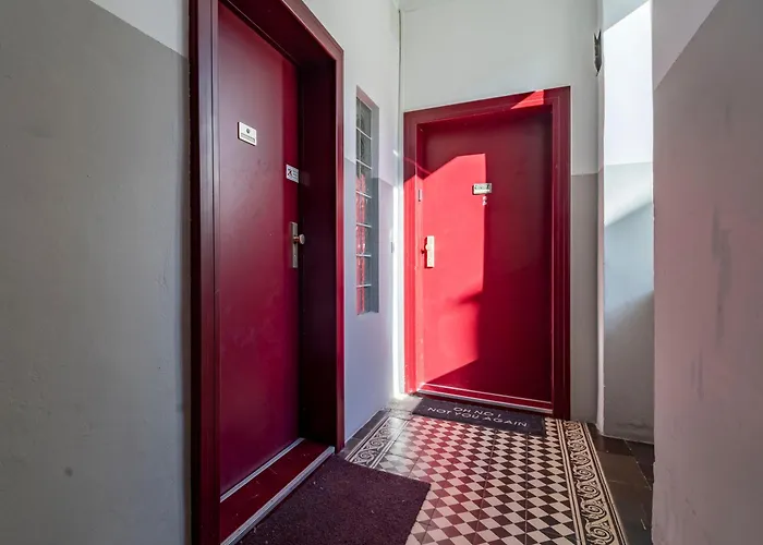 Stylish For 6 Near International Centre Metro U1 *